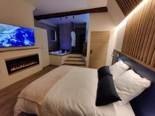 LA BULLE ROMANTIQUE, Suite avec jacuzzi privatif - 8
