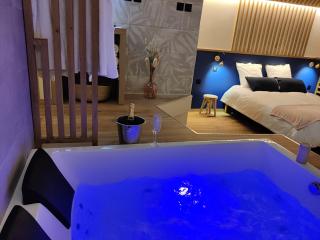 LA BULLE ROMANTIQUE, Suite avec jacuzzi privatif - 6