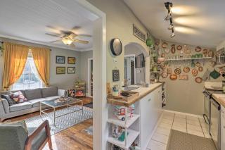 Stylish Woodfin Home with Backyard and Fire Pit - Woodfin - 5