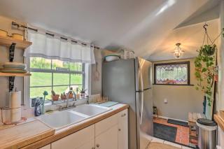 Stylish Woodfin Home with Backyard and Fire Pit - Woodfin - 3