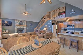 Scenic HighBearNation Lodge Near Hiking! - Murphy - 3