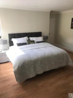 Luxury Refurbished 2 Bedroom Regency Apartment - 3