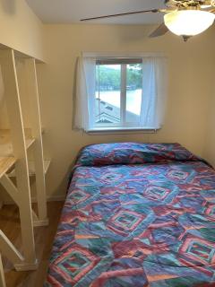Loft , boat dock, 2 bedrooms , pet friendly - Gravois Mills - 5