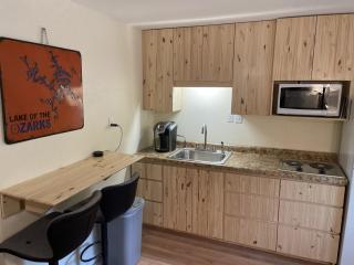 Loft , boat dock, 2 bedrooms , pet friendly - Gravois Mills - 3
