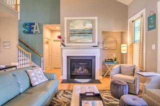 Resort Amenities and Screened Porch Ocean View Home - Ocean View - 3