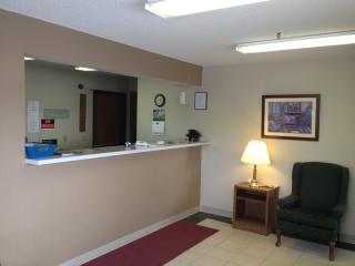 Travelodge by Wyndham Redwood Falls - Redwood Falls - 2