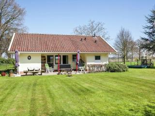 Family Stay with Jacuzzi - Heino - 8
