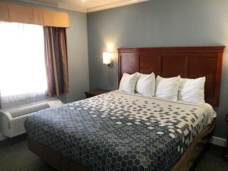 Redondo Inn and Suites - Redondo Beach - 1
