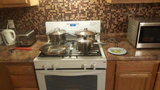 Vacation Home 3.5 Mi to Strip/DT/Outlt up to 8 gst - 2