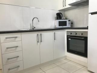 Ocean Breeze Units - Bowen - 5