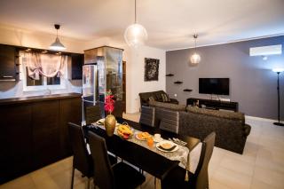 Paloma Mansion- Villa with Private Pool Embraced by Nature By Villa Mana Gers - Koukounariá - 4