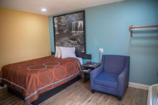 Super 8 by Wyndham Mountain Home - Mountain Home - 1