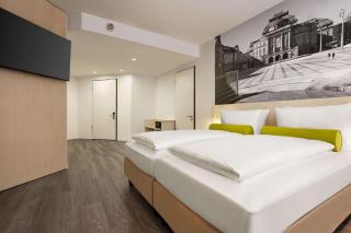 Super 8 by Wyndham Chemnitz - 0