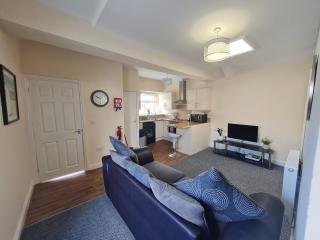 Perfect Location 2 BR serviced apartment Nr Bike Park Wales & Brecon Beacons - Merthyr Tydfil - 4