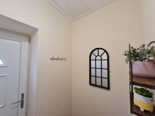 Perfect Location 2 BR serviced apartment Nr Bike Park Wales & Brecon Beacons - Merthyr Tydfil - 2