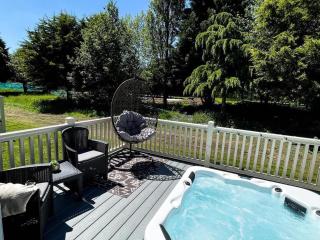 Lucas Lodge with Hot Tub - 9