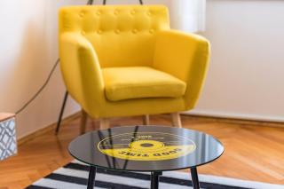 Quirky Apartment Arena with parking - 8