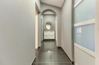 New, modern apartment with HOT TUB - 3