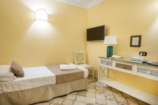 Dependance - Naples - 1