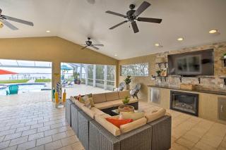 Luxe Waterfront Home with Pool and Dock in Cape Coral - Cape Coral - 9