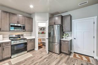 Modern Flagstaff Home, 4 Mi to Downtown! - Flagstaff - 1