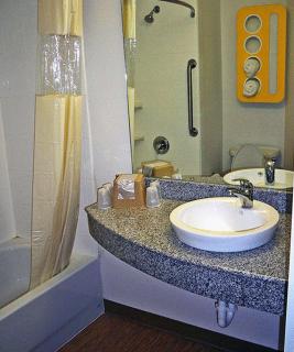 Motel 6-Eagle Pass, TX - Lakeside - Eagle Pass - 3