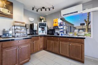 Knights Inn and Suites Salem - 3