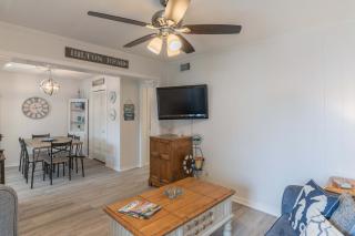 Gorgeous 2 Bedroom Condo - 6
