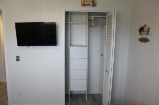 Gorgeous 2 Bedroom Condo - 8