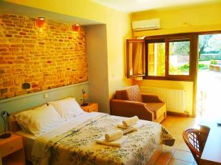 Rent Rooms Alexiou - Limne - 9