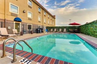 Best Western Plus University Inn & Suites - 6