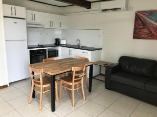 Ocean Breeze Units - Bowen - 8