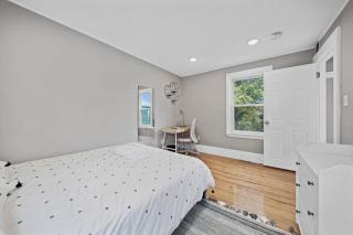 Sunny 4bd 2bth Apt In Somerville - Somerville - 2