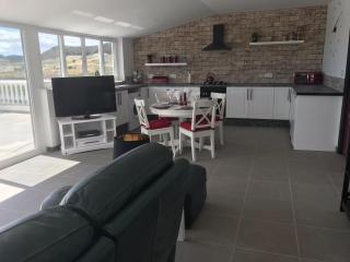 2 Bed-Sleeps 4-Mtn View-Private Pool & Terrace - Oria - 3