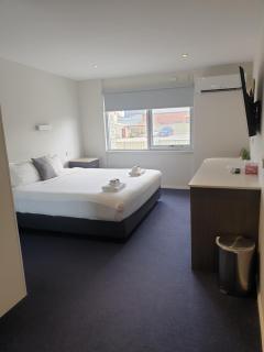 Carlton Suites - 9