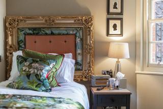 The Kings Arms and Royal Hotel, Godalming, Surrey - The Coaching Inn Group - 3