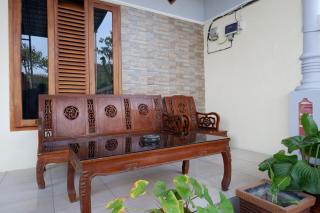 RedDoorz Syariah near Alun Alun Pacitan 2 - 8