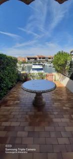 VILLA AUX CAPELLANS SUR LA MARINA POUR 4 PERSONNES - vue Marina - Parking - plage à 5 min à pied - Saint-Cyprien - 0
