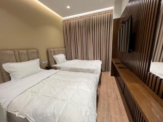 WHITE CROWN HOTEL - Kamëz - 7
