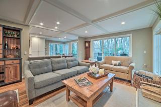 2 Mi to Tunnel of Trees Home with Furnished Deck - 7