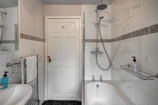 *NEW* Chester Canal Side 2 bed character home - 6