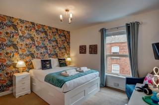*NEW* Chester Canal Side 2 bed character home - 9