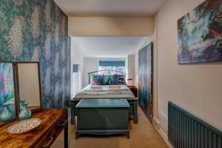 *NEW* Chester Canal Side 2 bed character home - 8