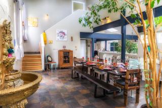Wonderland Adventure Home - UNIQUE STAY With Hot Tub & Pond - 4