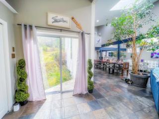 Wonderland Adventure Home - UNIQUE STAY With Hot Tub & Pond - 2