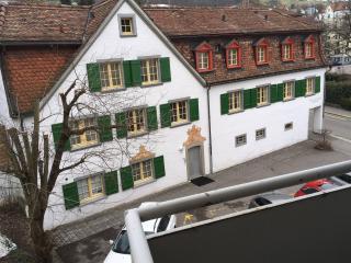 2 rooms with balcony, central, quiet location - 9