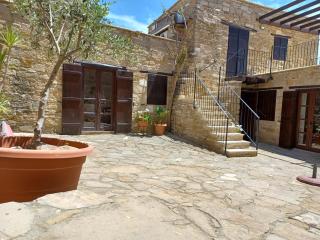 Kleanthis House - Tochni - 8