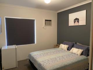 The Piccadilly Hotel - Kalgoorlie - 6