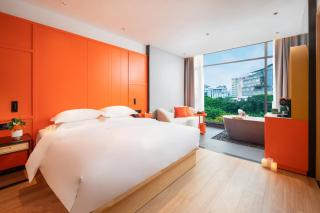 Global Village Riverside Hotel - 9