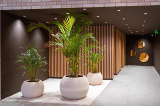 Modern Newly-built Home by the New York Cafe - 5